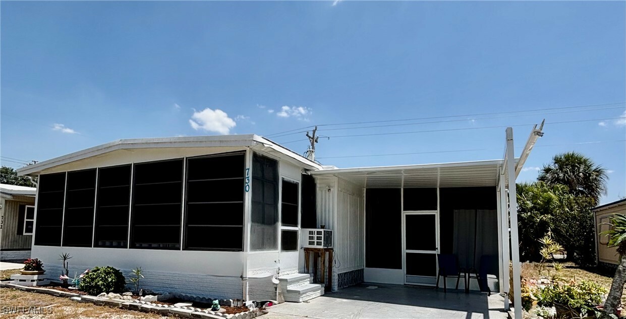 Property Photo: 730 Knotty Pine Circle FL 33917