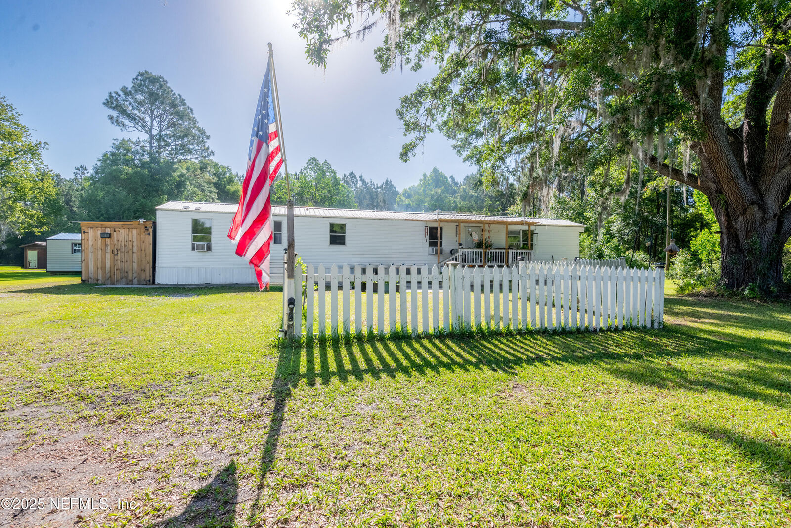 Property Photo:  14681 SE Cr 230A  FL 32091 