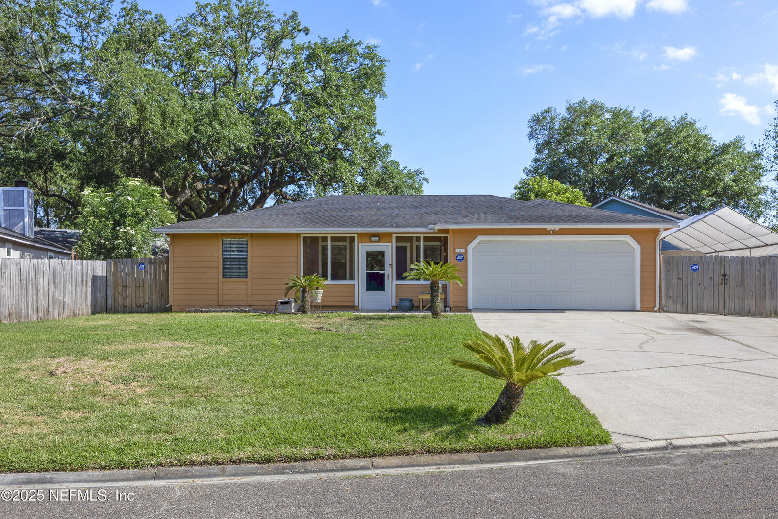 Property Photo: 7713 Pepper Circle W FL 32244