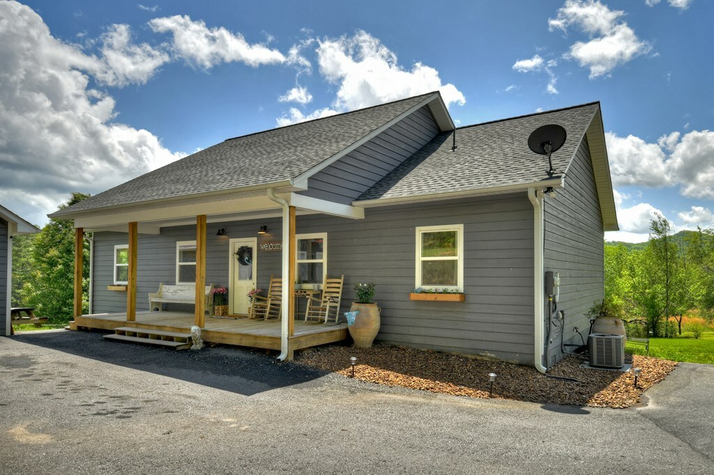 Property Photo: 198 Ivy Knob Lane NC 28904