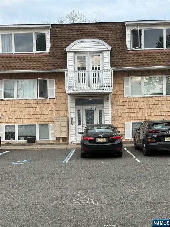 Property Photo: 89 Kansas Street 1B NJ 07601