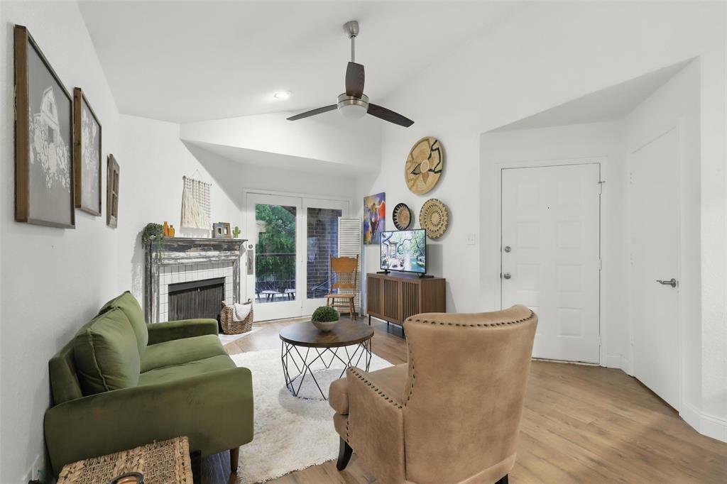 Property Photo: 3244 Donnelly Circle 1110 TX 76107