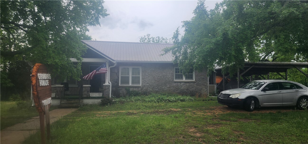 Property Photo: 18212 Hwy 7 Highway AR 72644