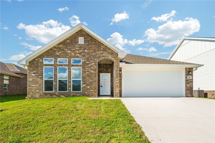 Property Photo:  1703 Edwards Street  AR 72751 