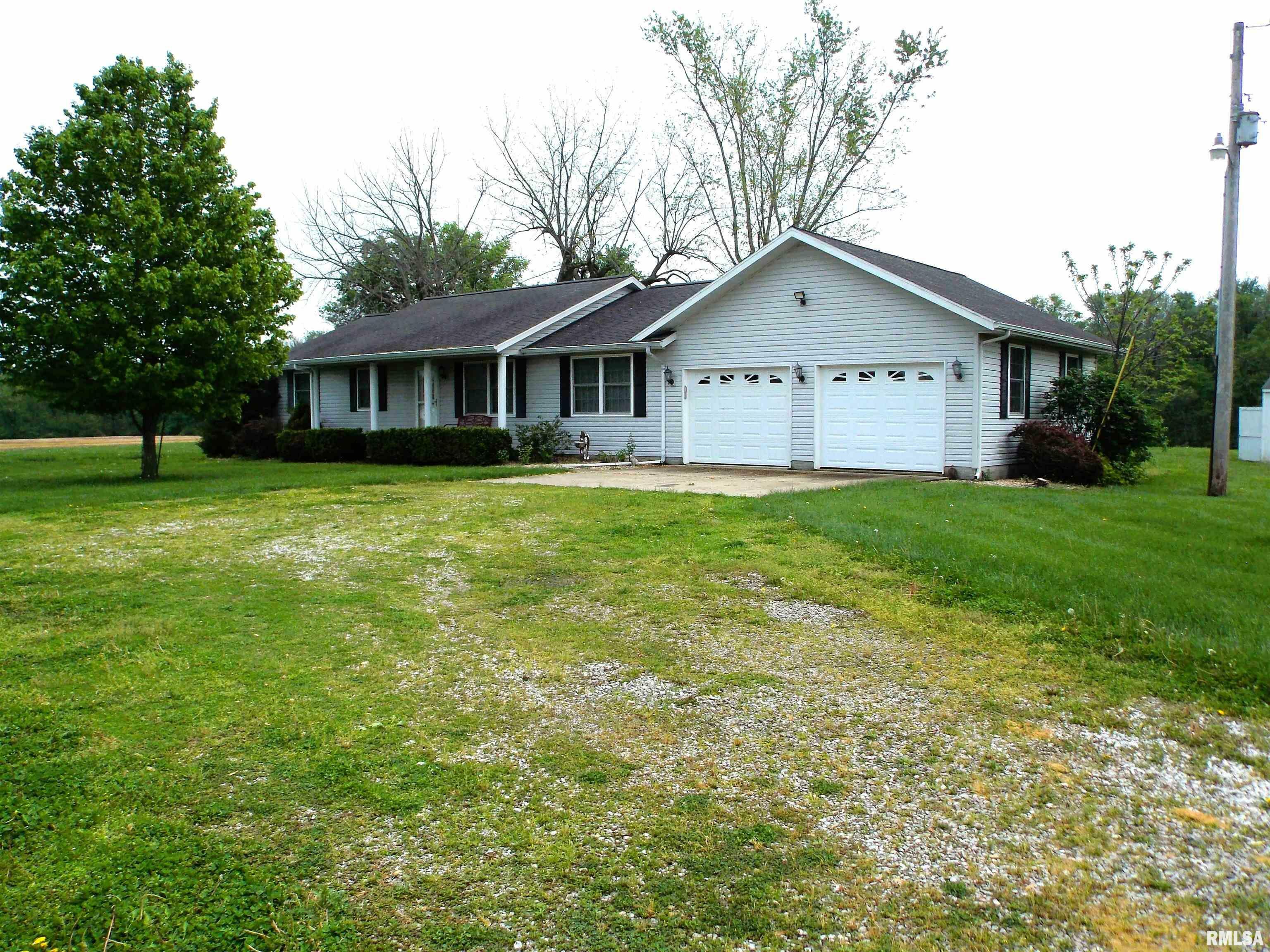 Property Photo: 19880 Persimmon Tree Road IL 62801