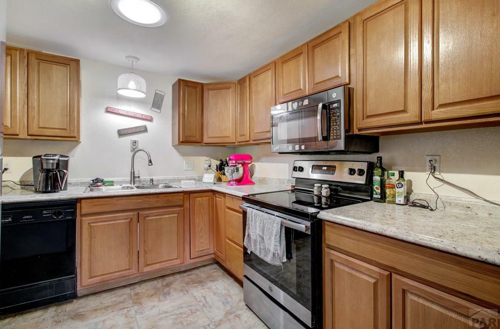 Property Photo: 2615 Lambert Ave CO 81003