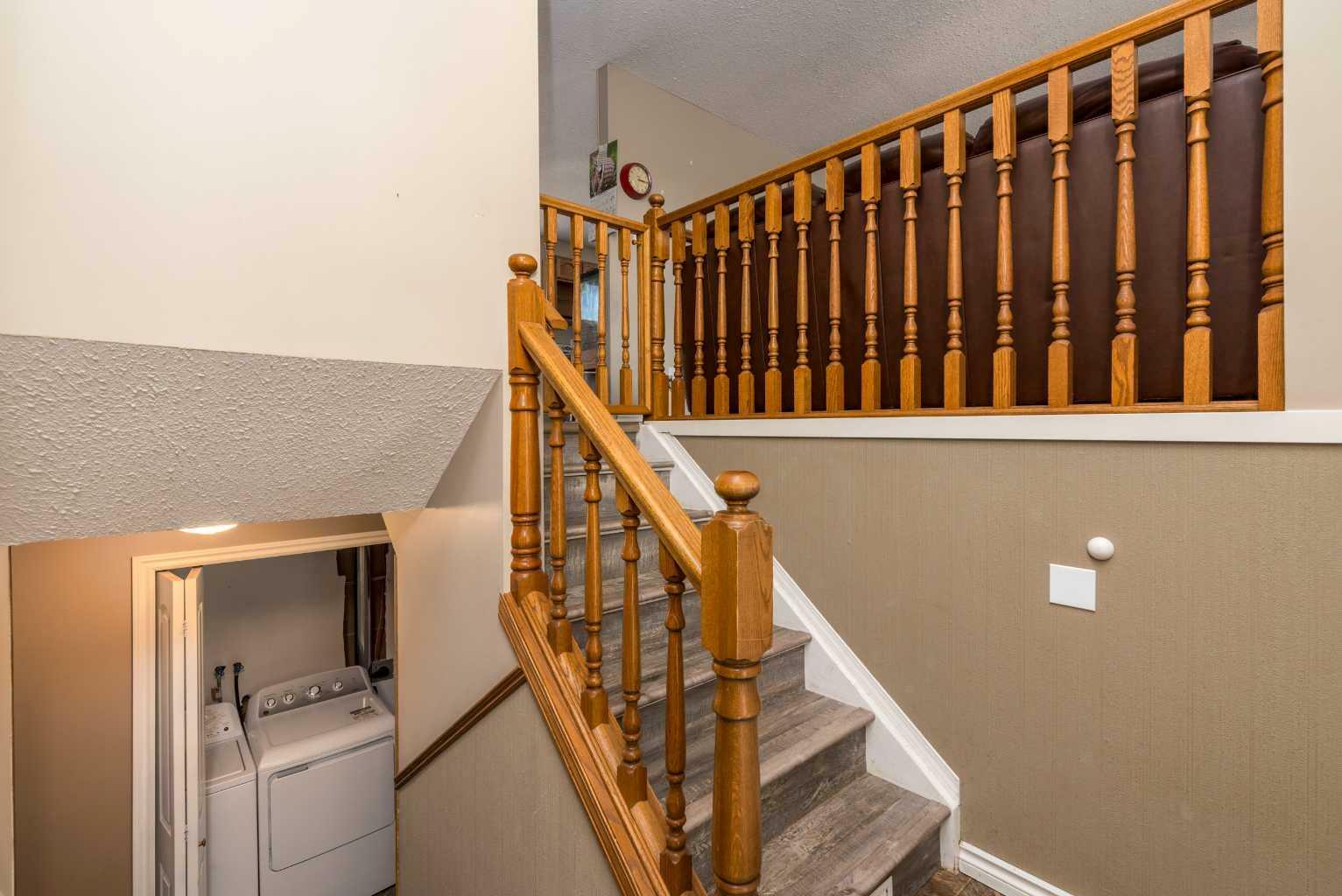 Photo de la propriété: 2705 52 Avenue AB T9V 2L3