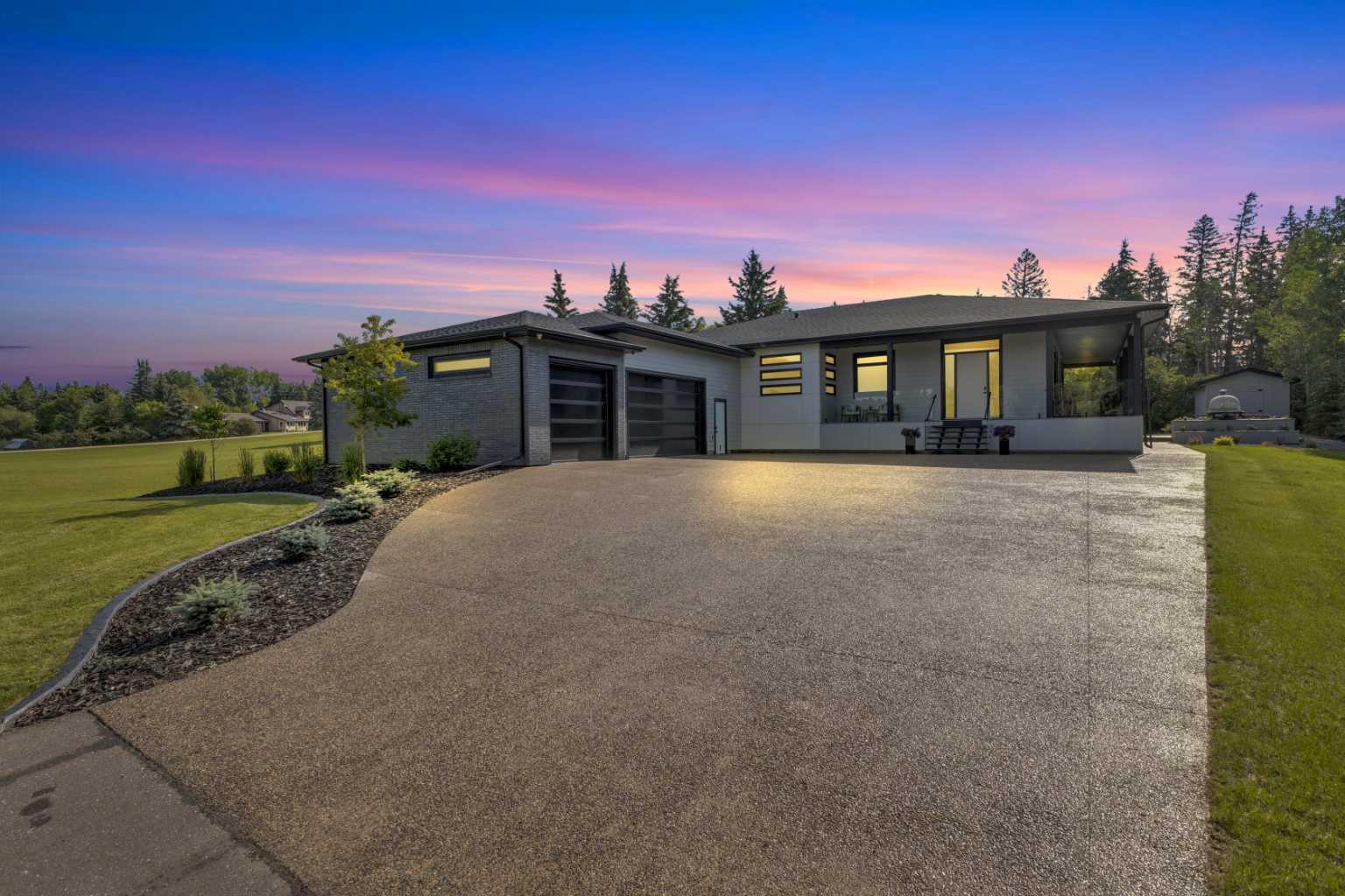 Property Photo:  27475 Township Road 380 299  AB T4S 2B7 