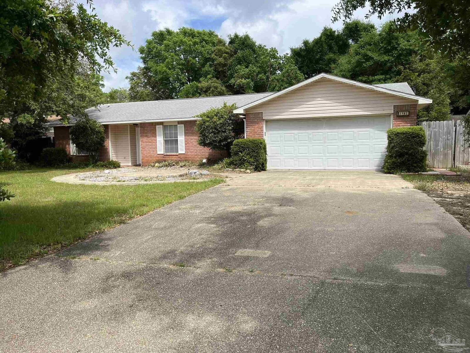 Property Photo: 2782 Augustus Rd FL 32566