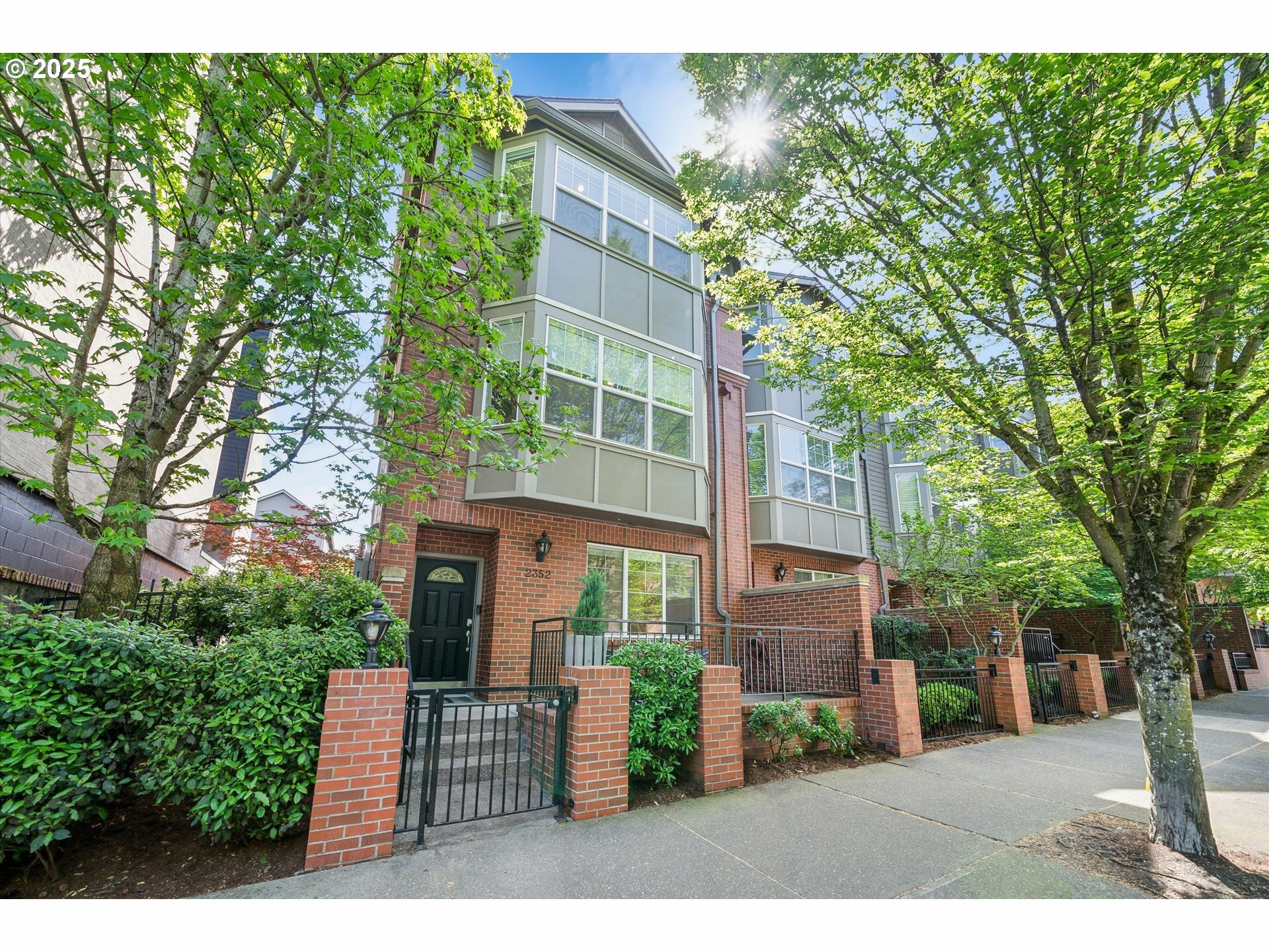 Property Photo: 2352 NW Raleigh St 1 OR 97210
