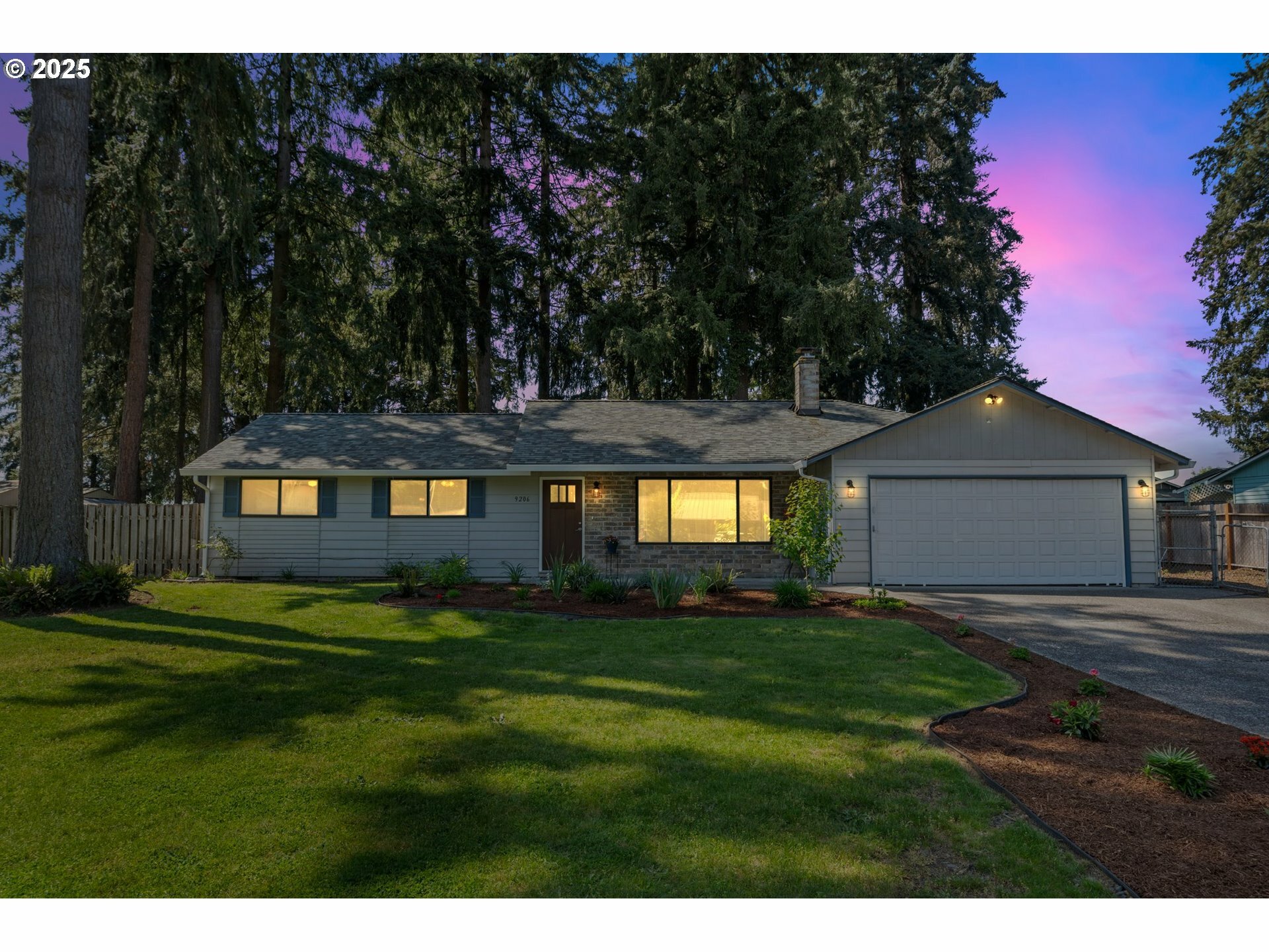 Property Photo: 9206 NE 105th Ave WA 98662