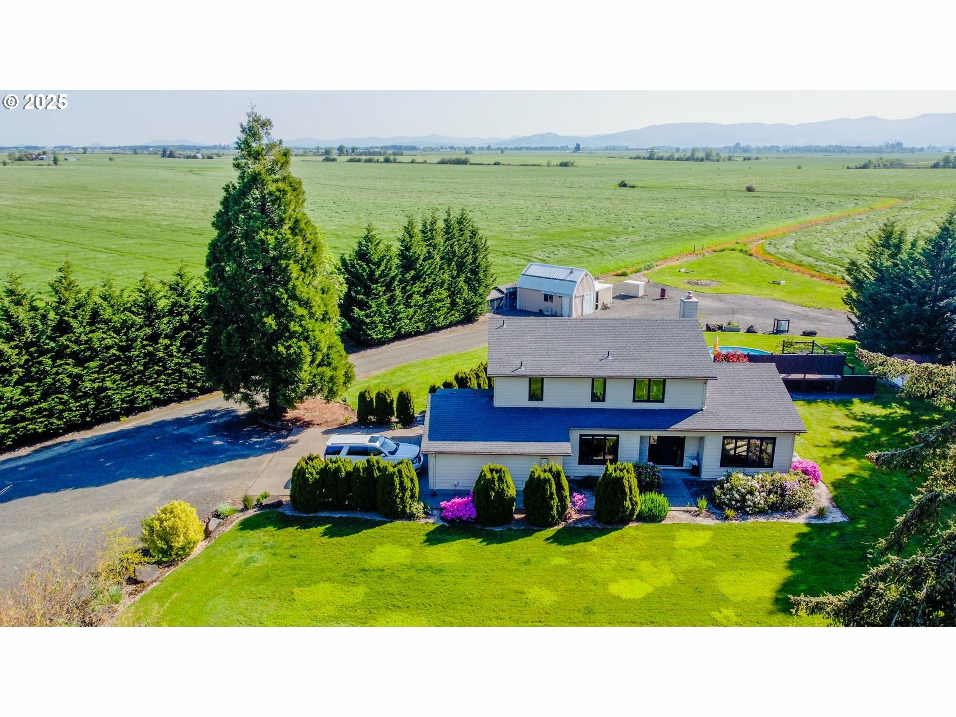 Property Photo: 22461 Coburg Rd OR 97446