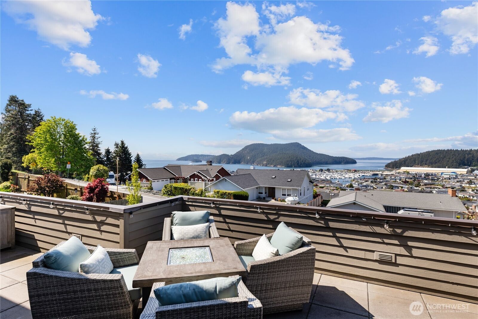 Property Photo: 1808 Highland Dr WA 98221