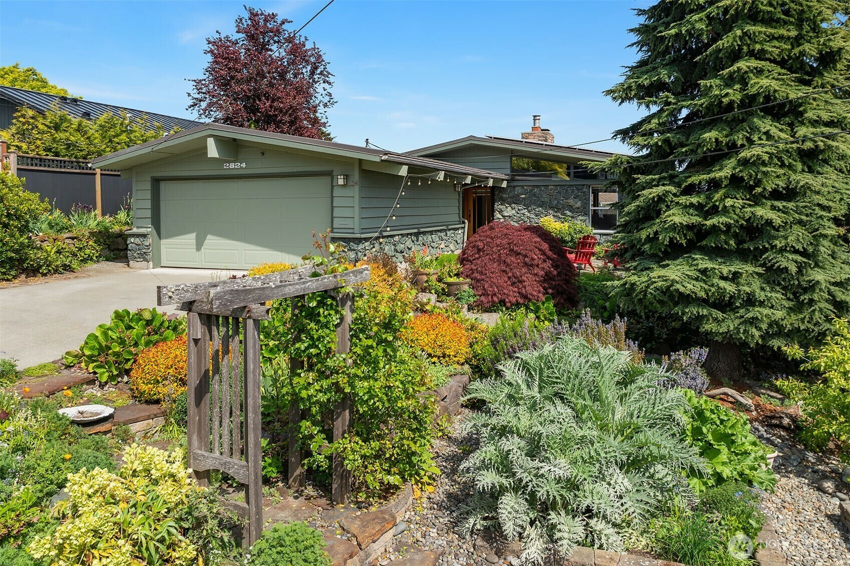 Property Photo: 2824 26th Avenue W WA 98199