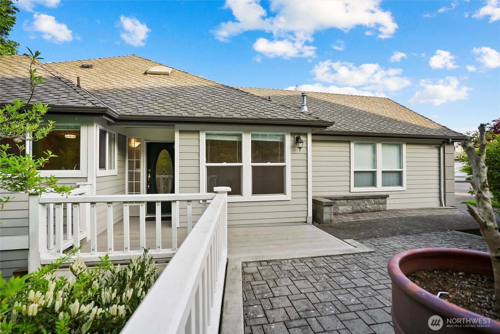 Property Photo: 1414 NW 202nd Lane WA 98177