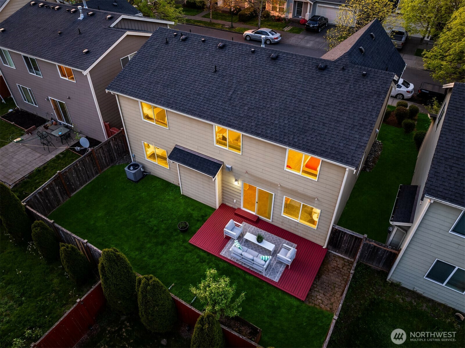 Property Photo: 1436 32nd Place NE WA 98002