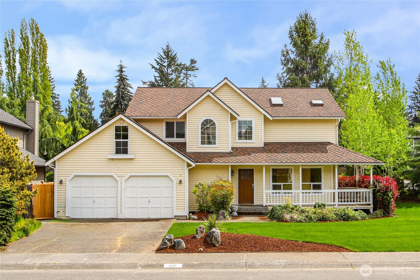 Property Photo: 337 S 302nd Place WA 98003