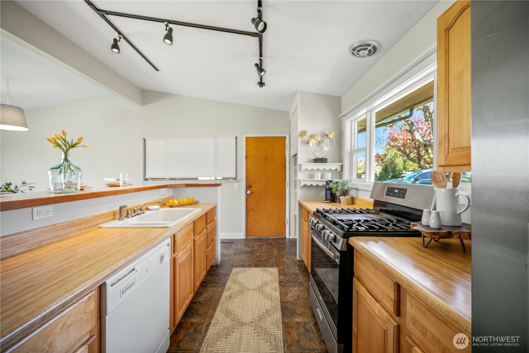 Property Photo: 9918 SW 206th Court N WA 98070