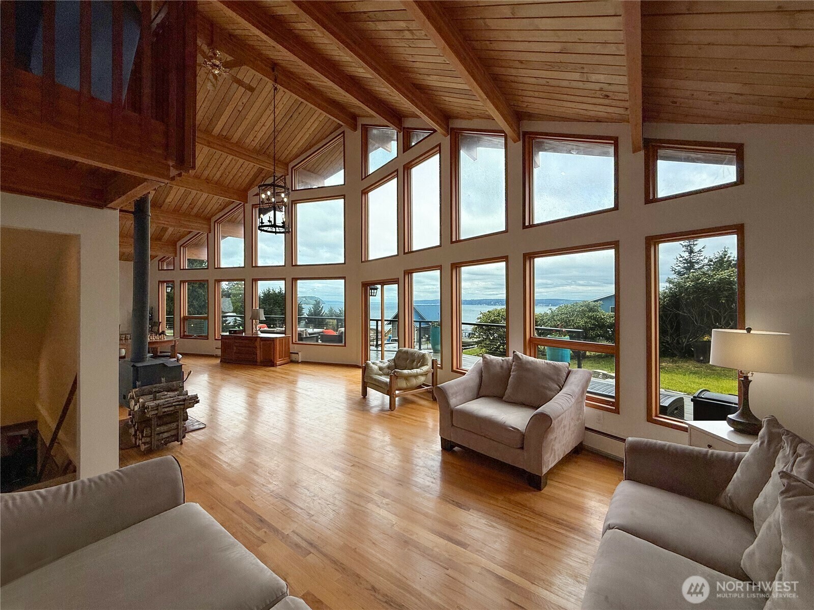 Property Photo: 34 A Saratoga Drive WA 98206