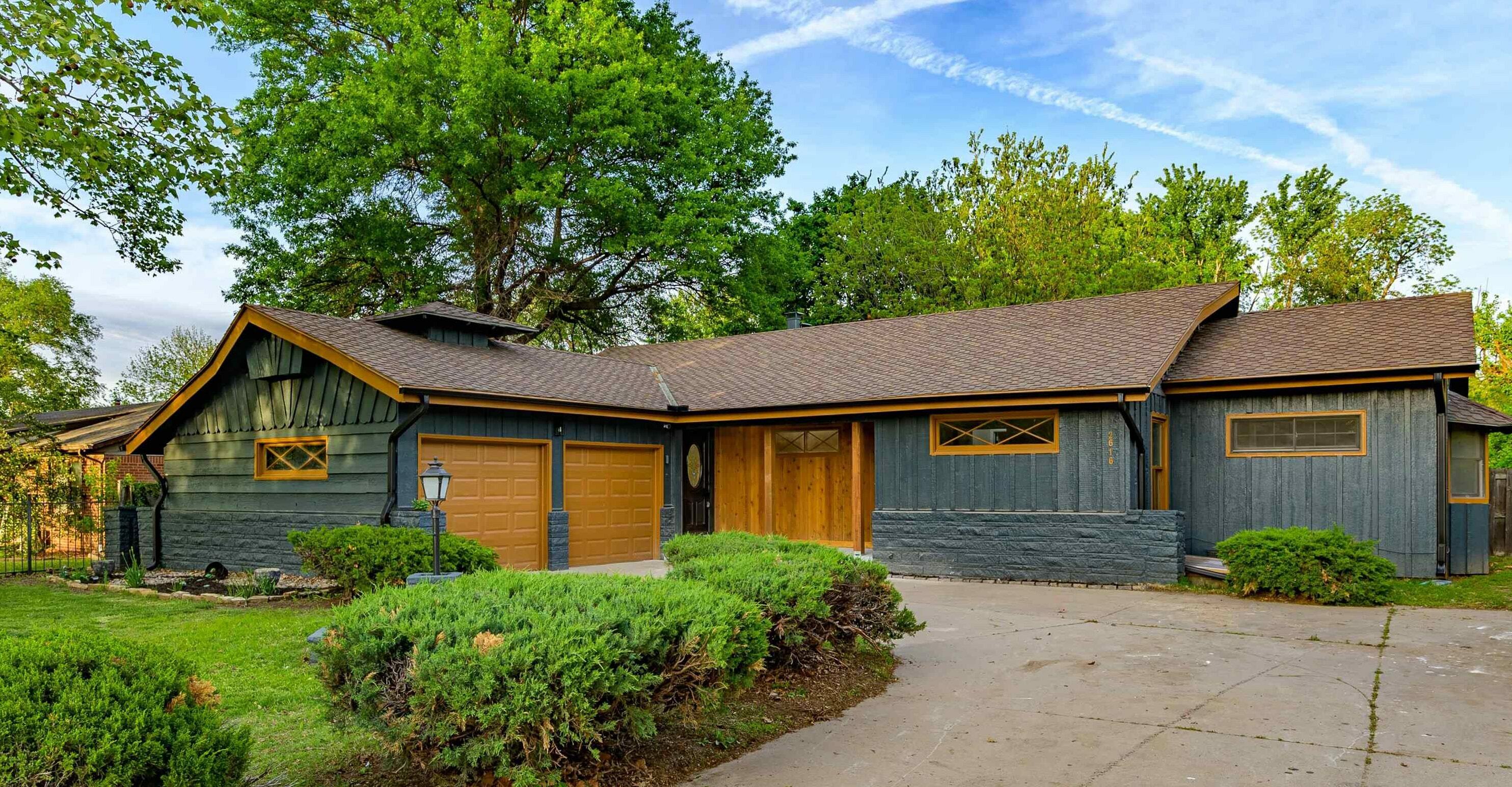 Property Photo: 2616 N Wellesley Ave KS 67220-2400