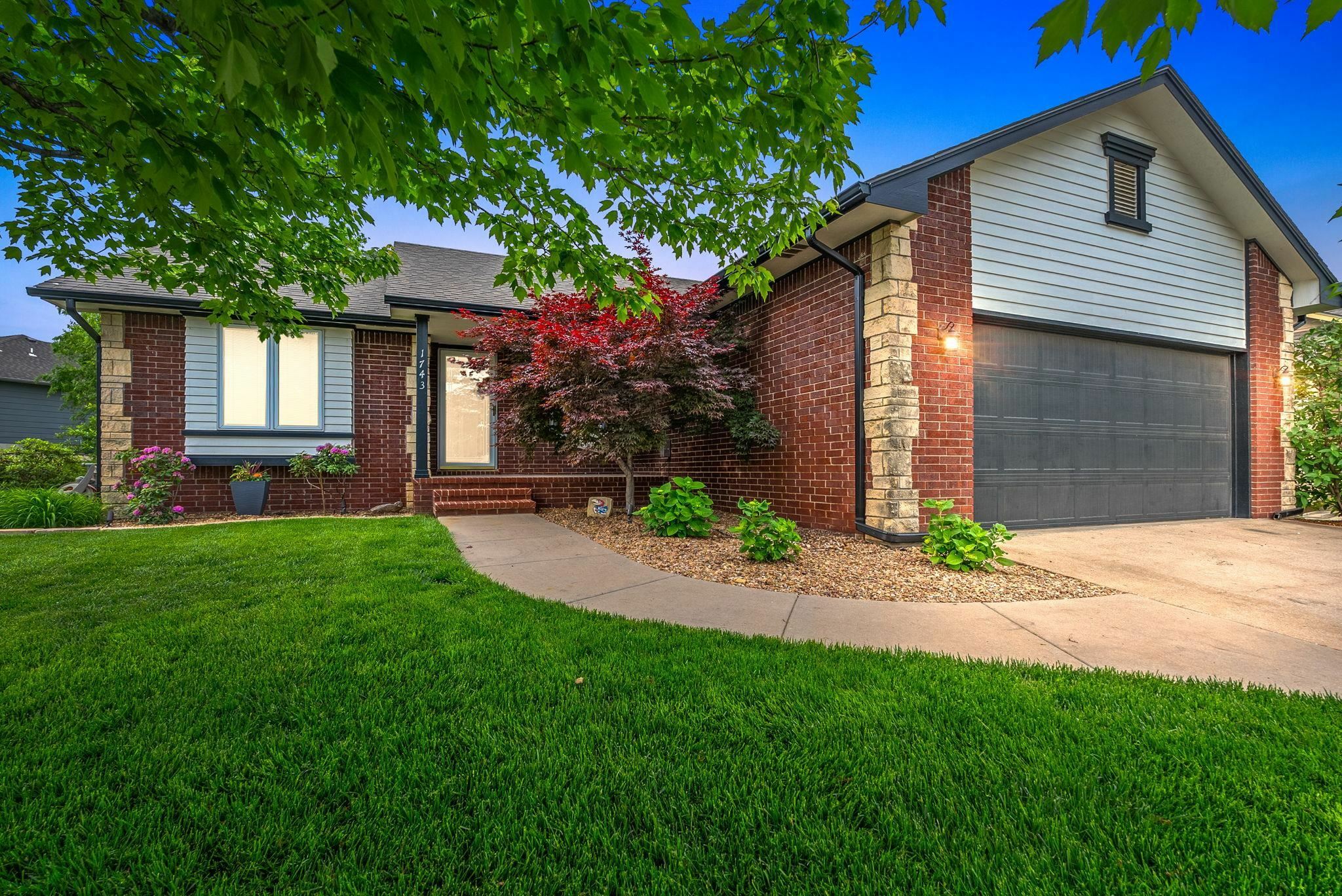 Property Photo: 1743 E Oxford Cir KS 67037