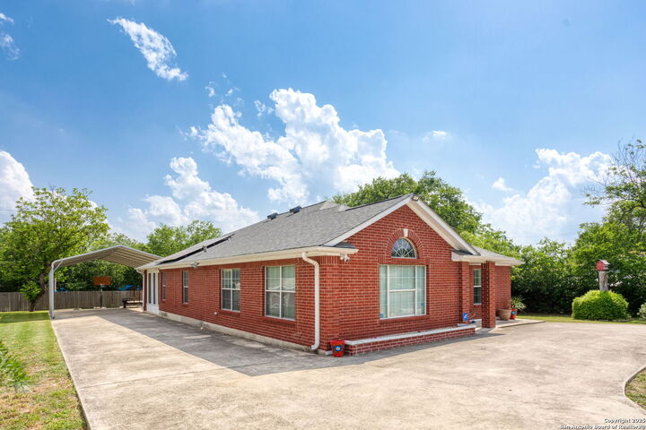 Property Photo:  2208 / 2212 Arbor Pl  TX 78207 