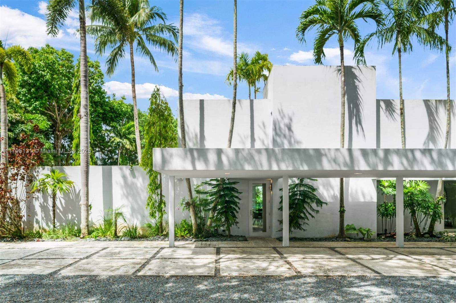 Property Photo: 10400 Old Cutler Rd FL 33156