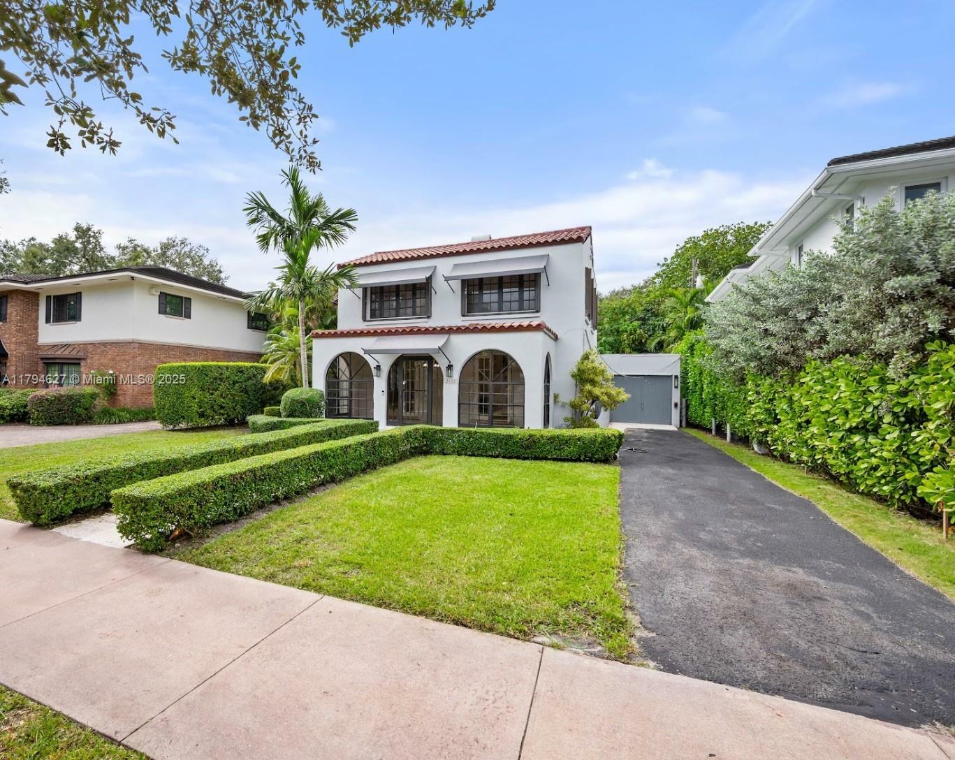Property Photo: 2618 Alhambra Circle FL 33134