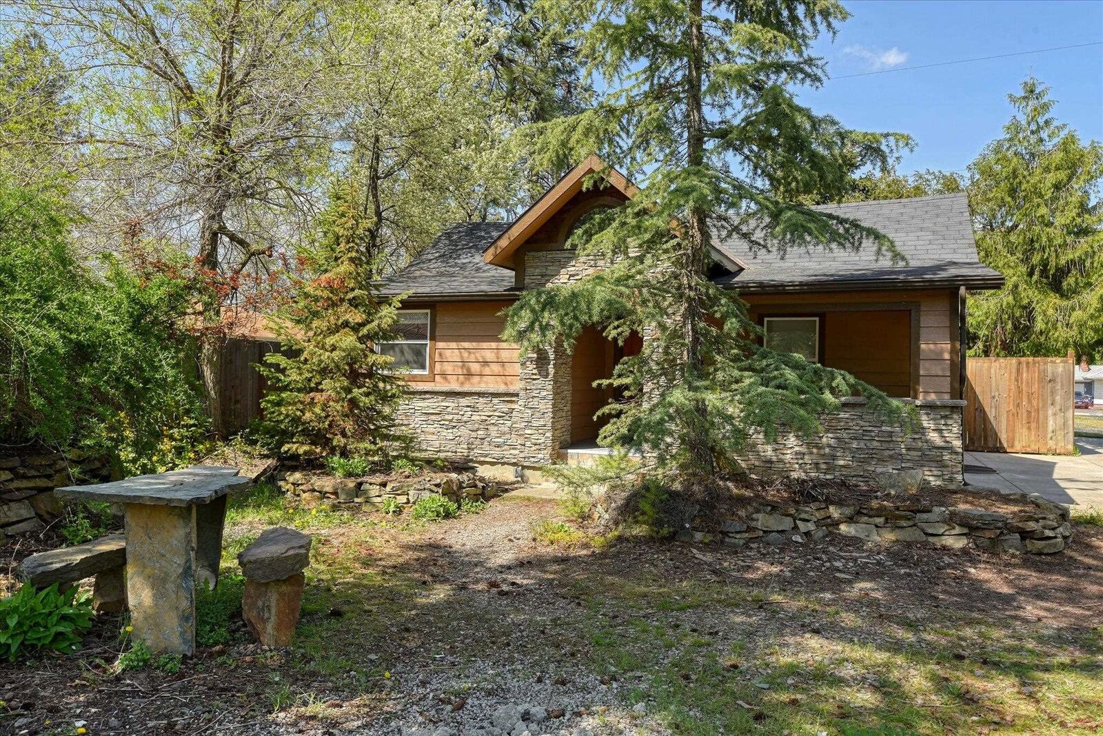 Property Photo: 3902 W Hoffman Ave WA 99205