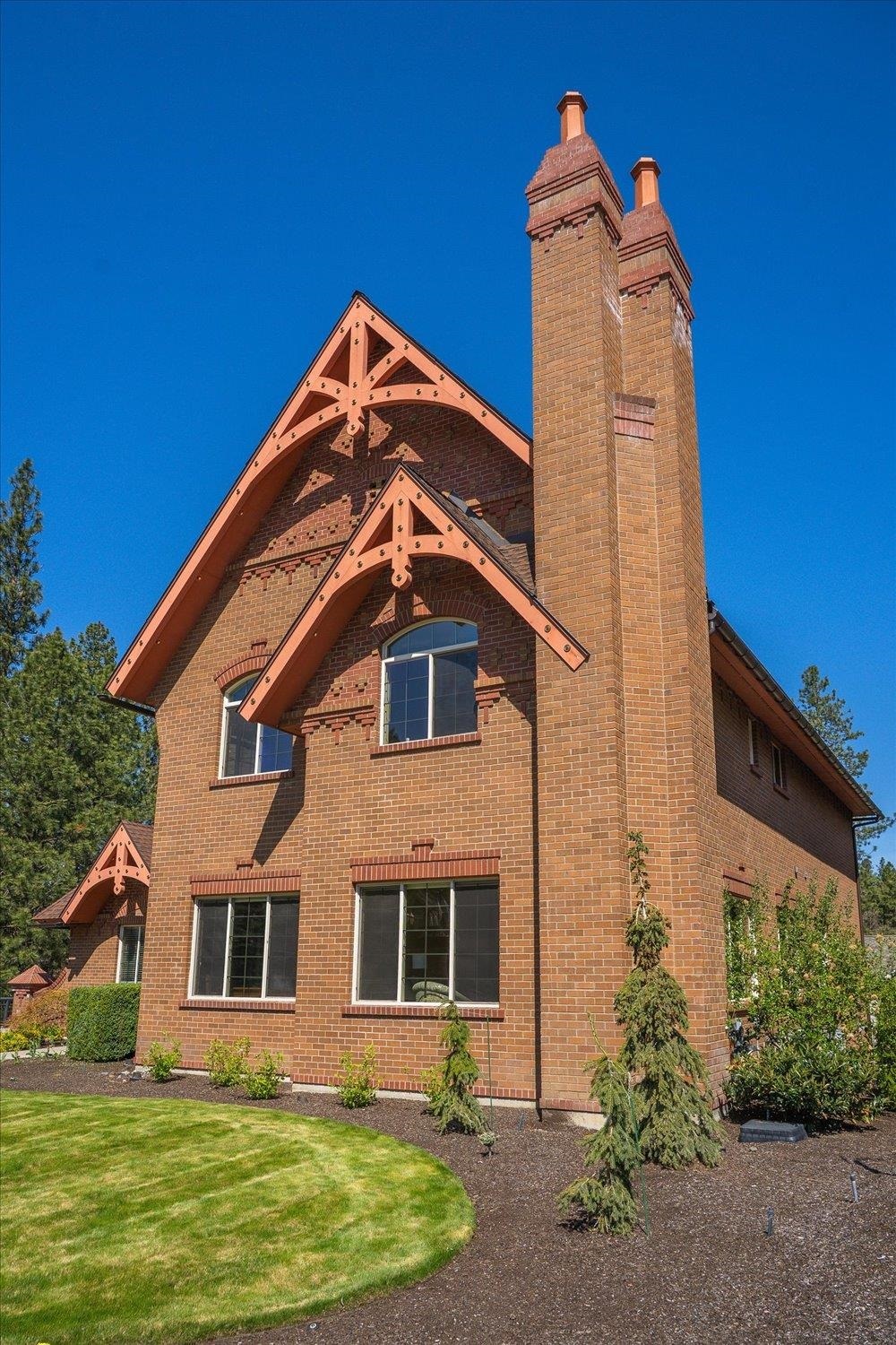 Property Photo: 1909 E Pinecrest Rd WA 99203