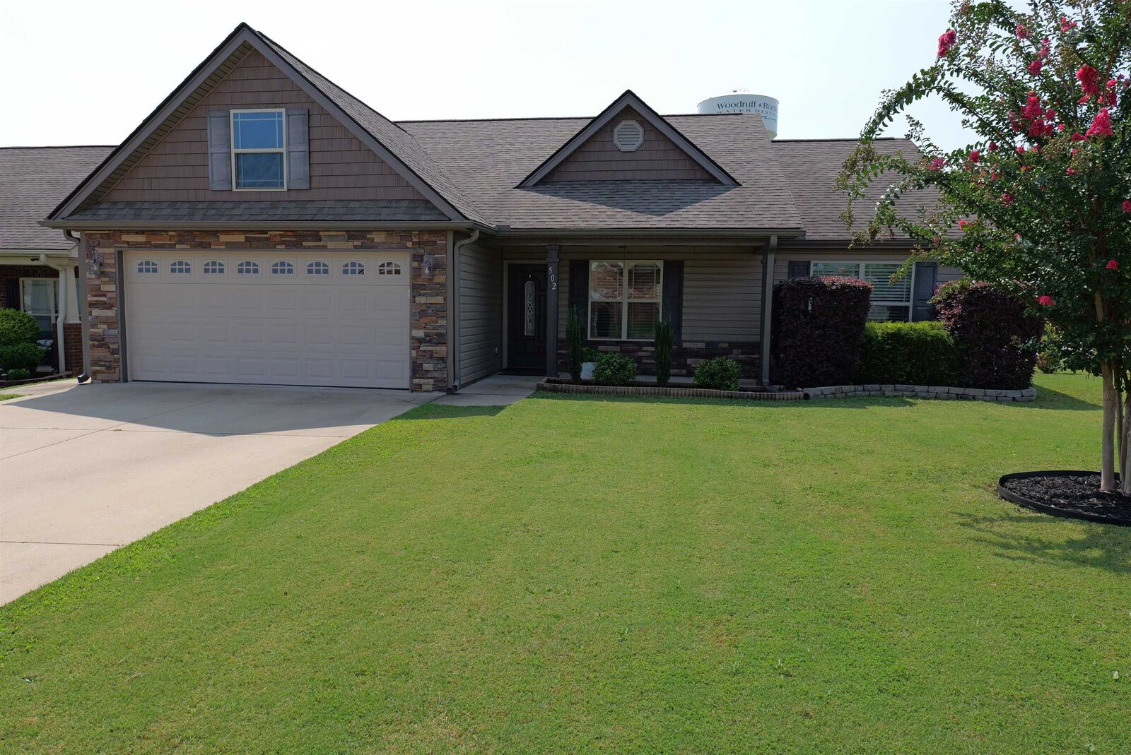 Property Photo:  502 E Heatherstone Lane  SC 29376 