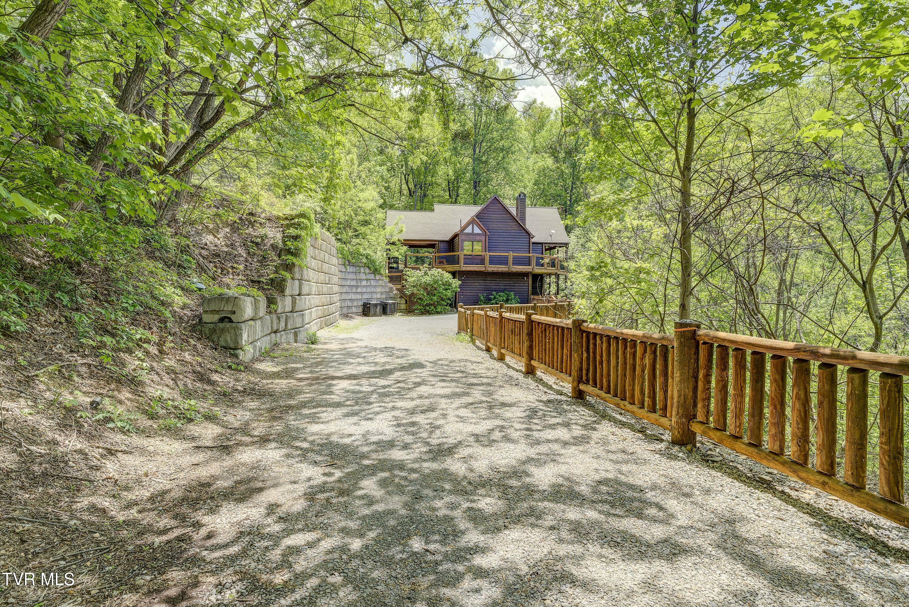Property Photo: 3747 Edge Park Drive TN 37862
