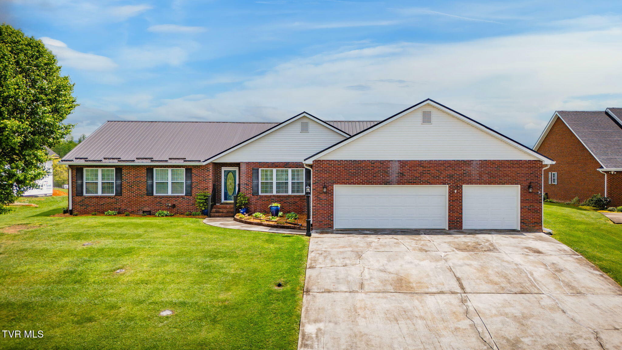Property Photo: 221 Country Meadows Circle TN 37620