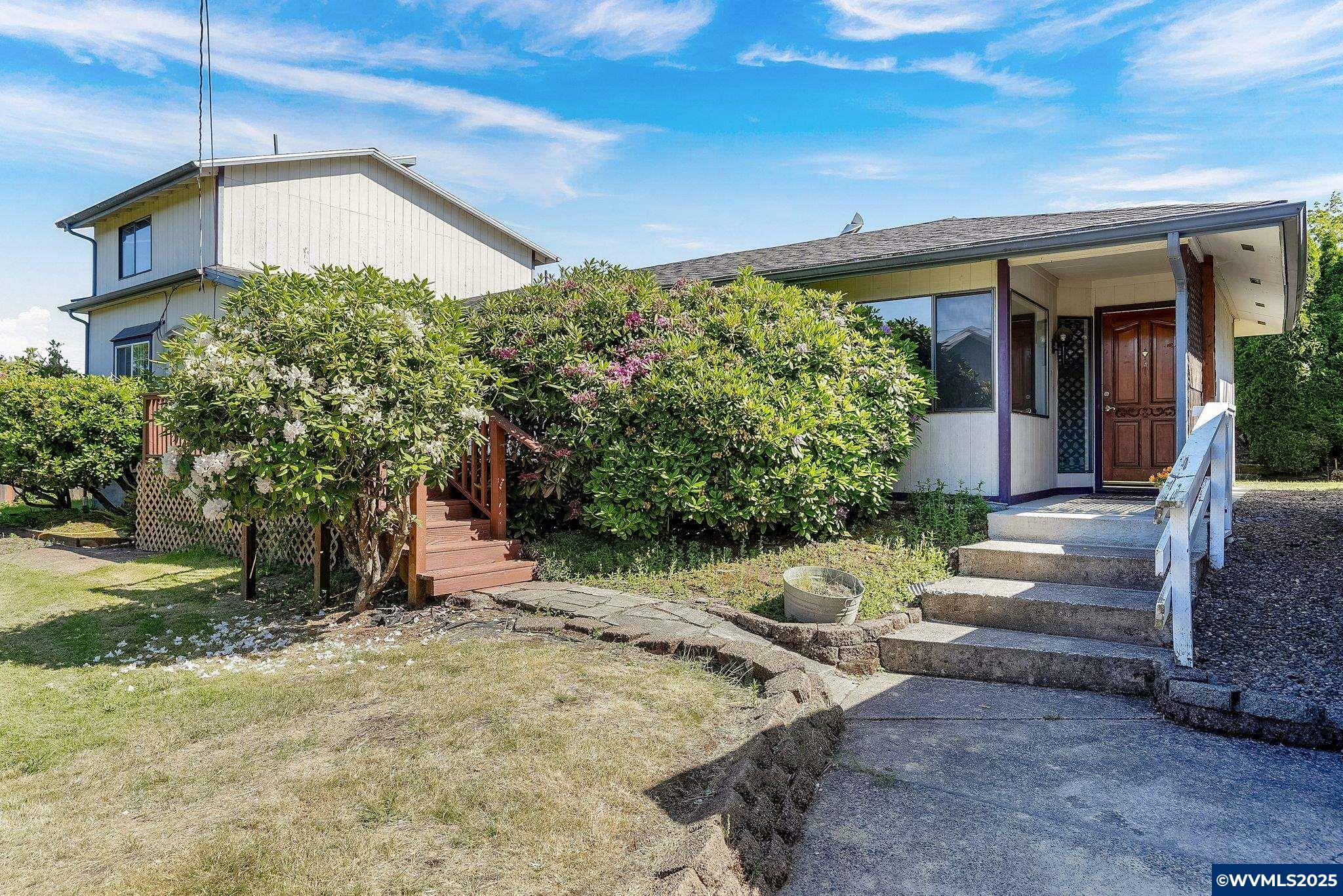Property Photo: 3070 Troth Ct SE OR 97302
