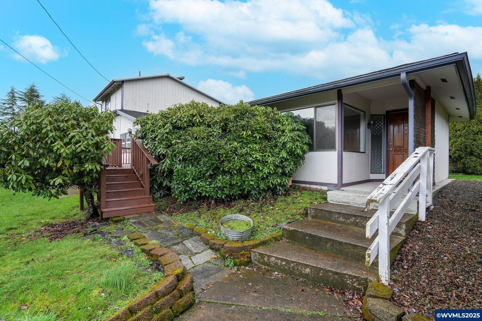 Property Photo: 3070 Troth Ct SE OR 97302