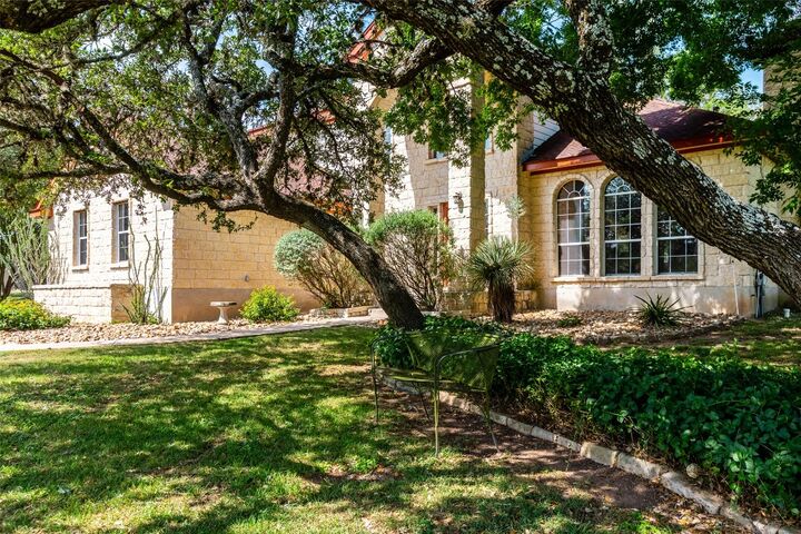 511 Shadywood Lane  Dripping Springs TX 78620 photo
