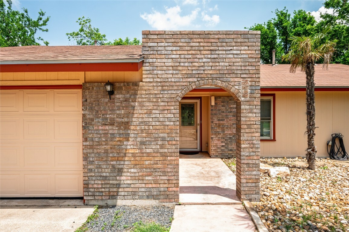 Property Photo: 409 W Mary Jane Drive W TX 76541