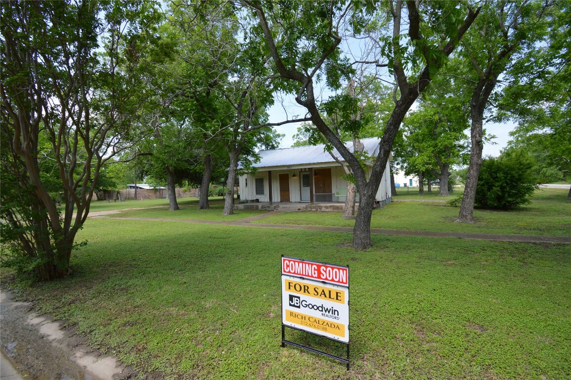 Property Photo: 307 S Evie Street TX 76511