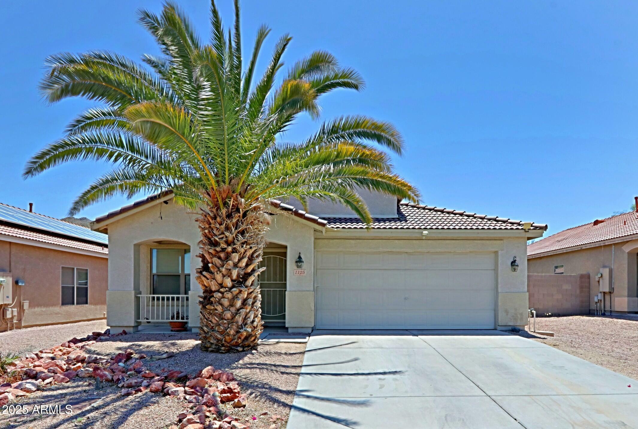 Property Photo: 1125 E Milada Drive AZ 85042