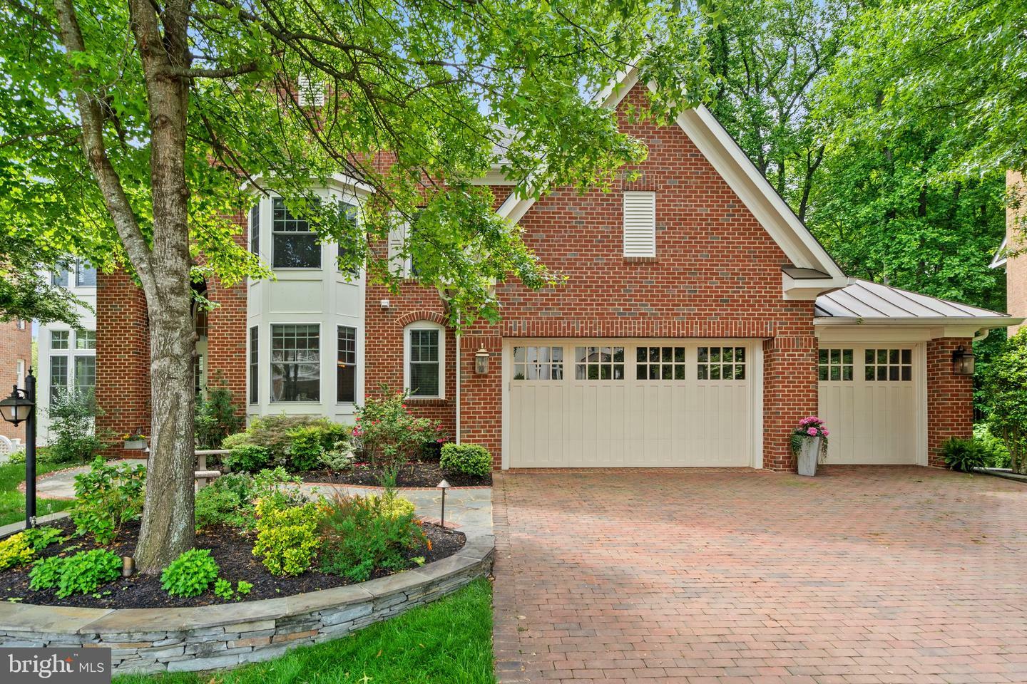 Property Photo: 3528 Schuerman House Drive VA 22031