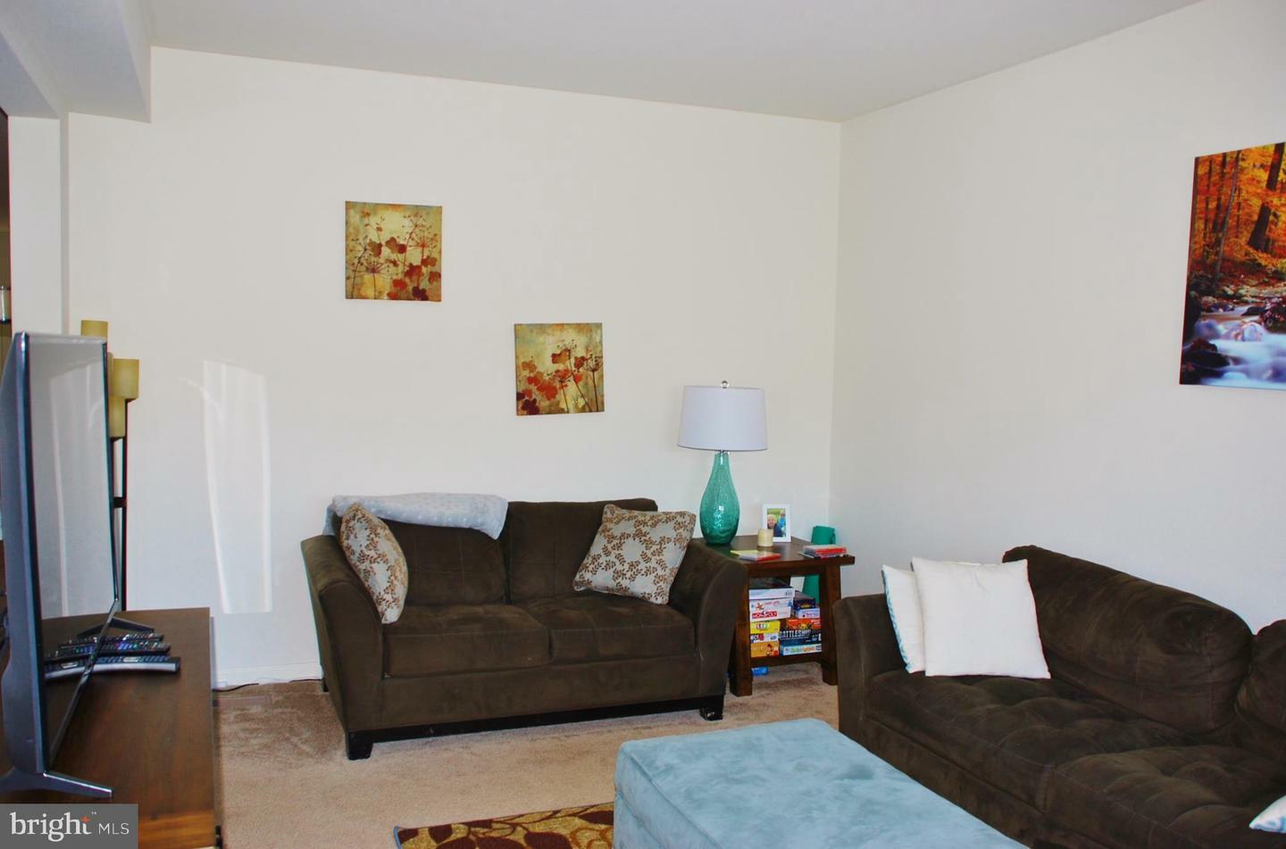Property Photo: 2108 Hanford Way PA 18073
