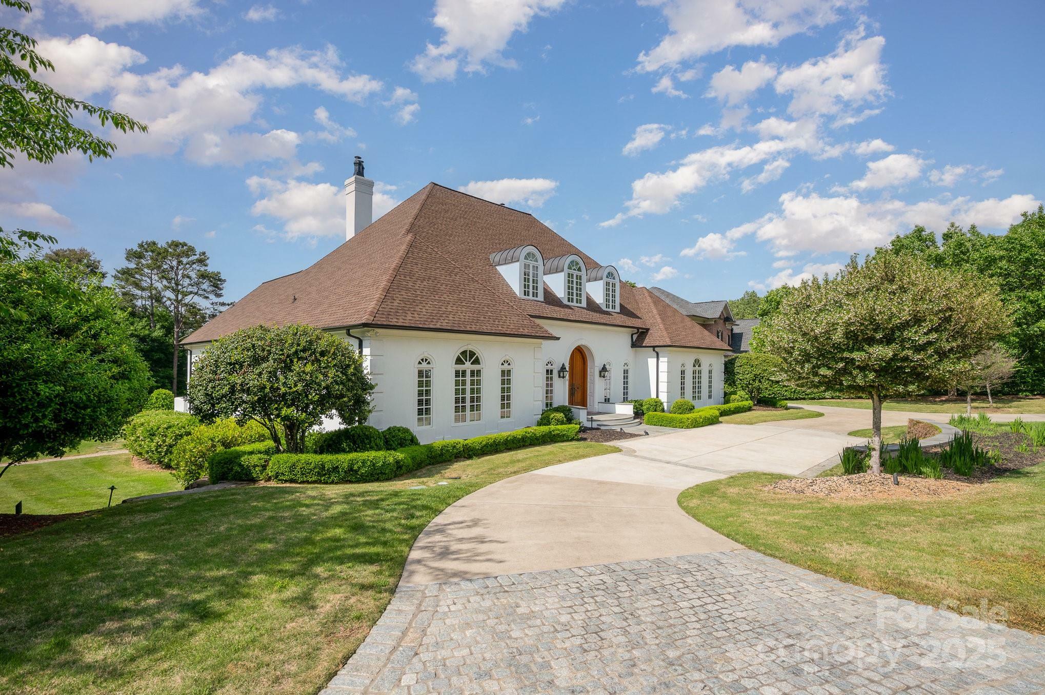 Property Photo: 5400 Challisford Lane NC 28226