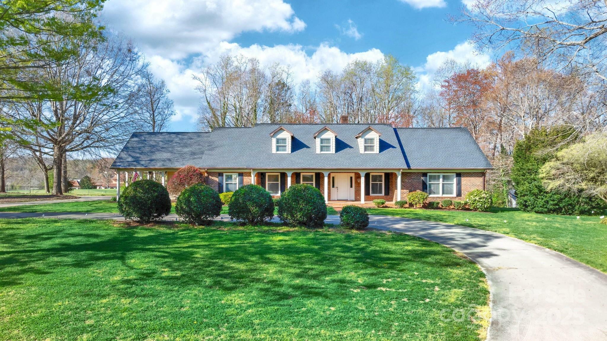 Property Photo: 4025 4th Street Lane NW NC 28601