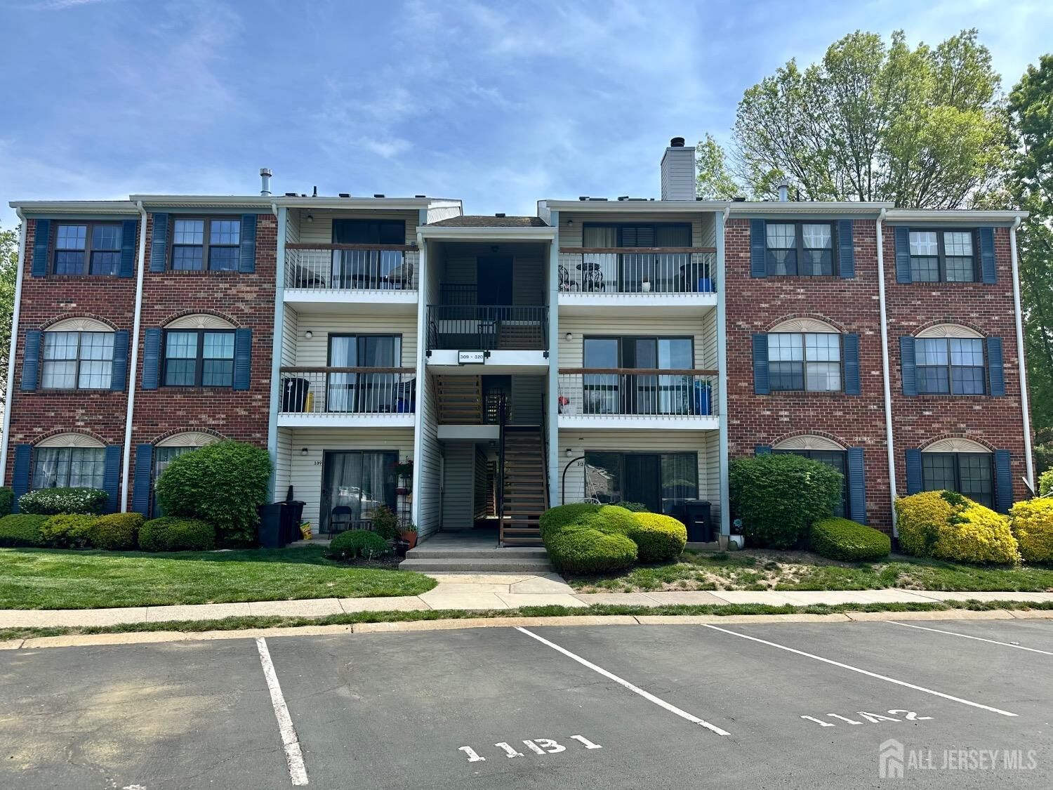 Property Photo:  319 Bromley Place  NJ 08816 