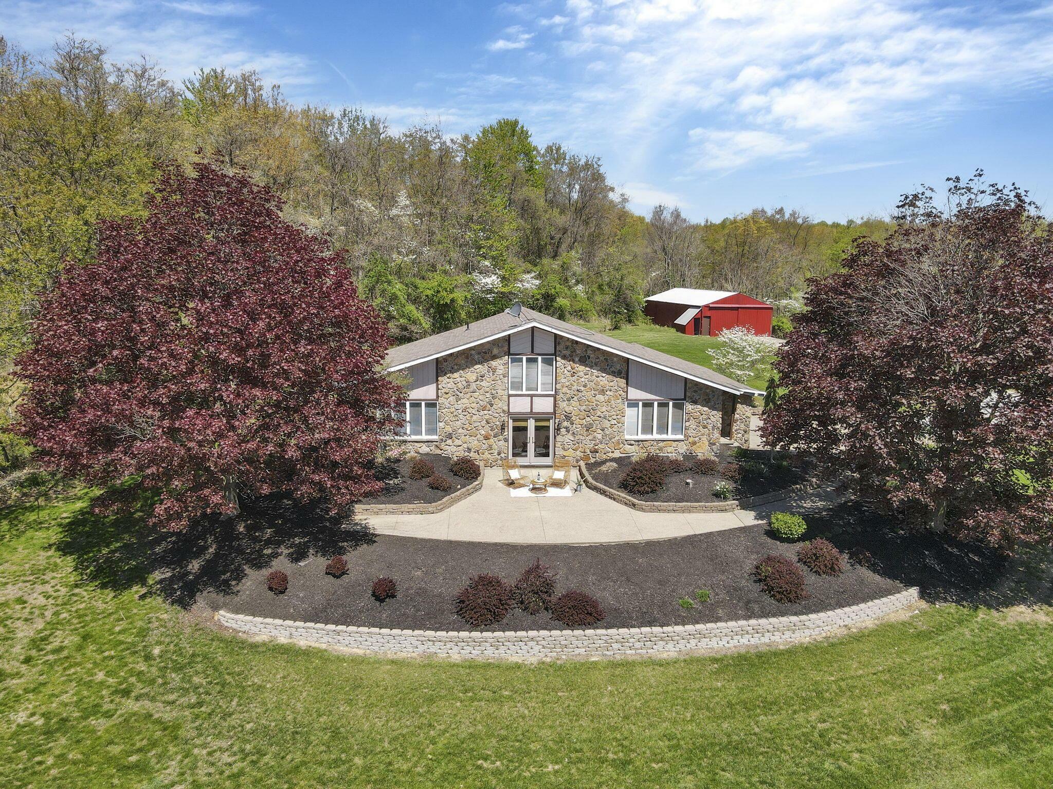 Property Photo: 17924 Bear Road OH 43830