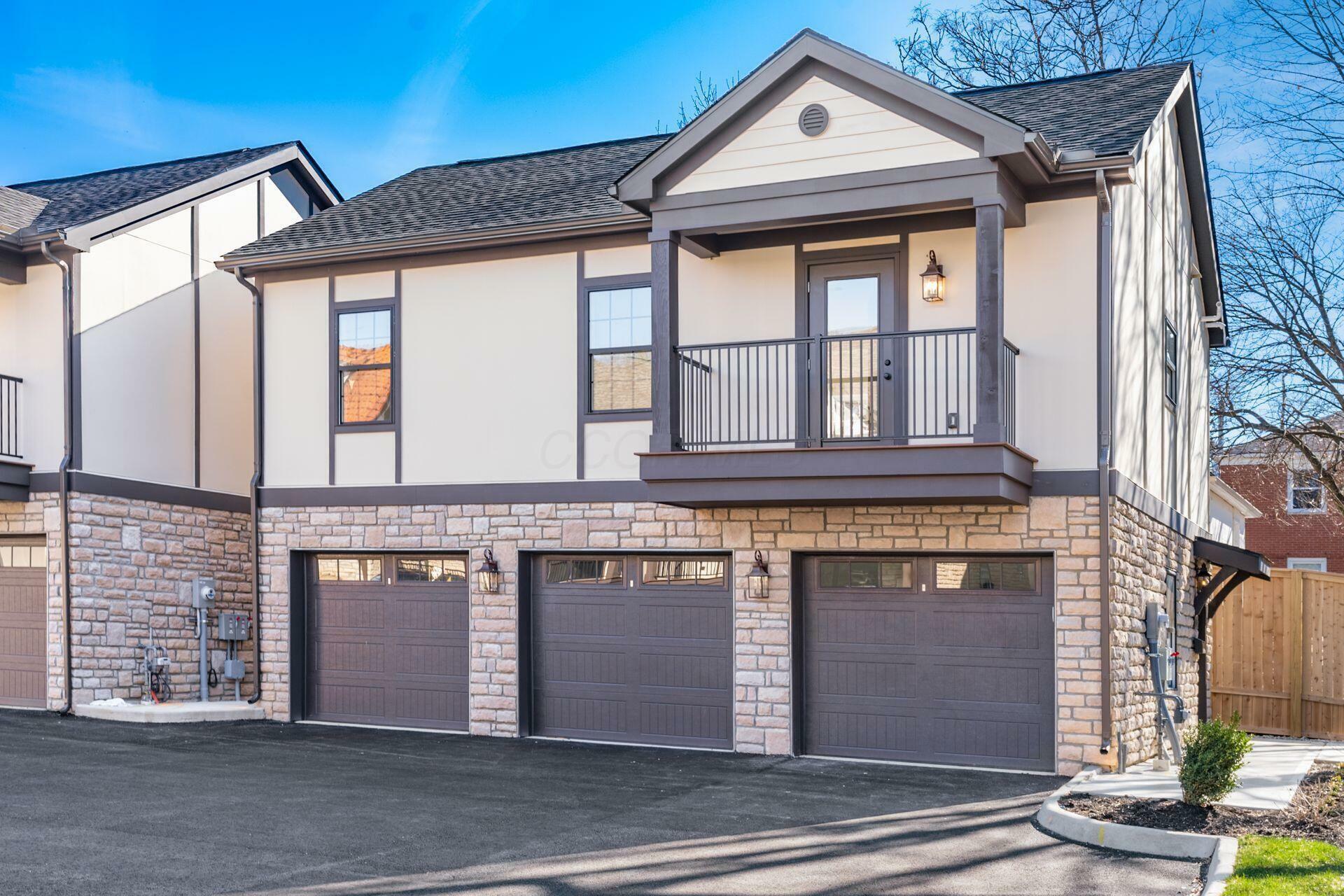Property Photo: 2015 W Fifth Avenue OH 43212