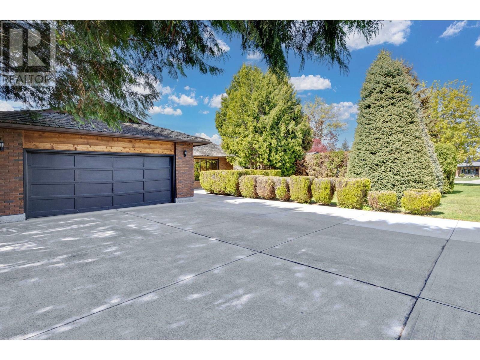 Property Photo: 4354 Edinburgh Court BC V1W 2M4