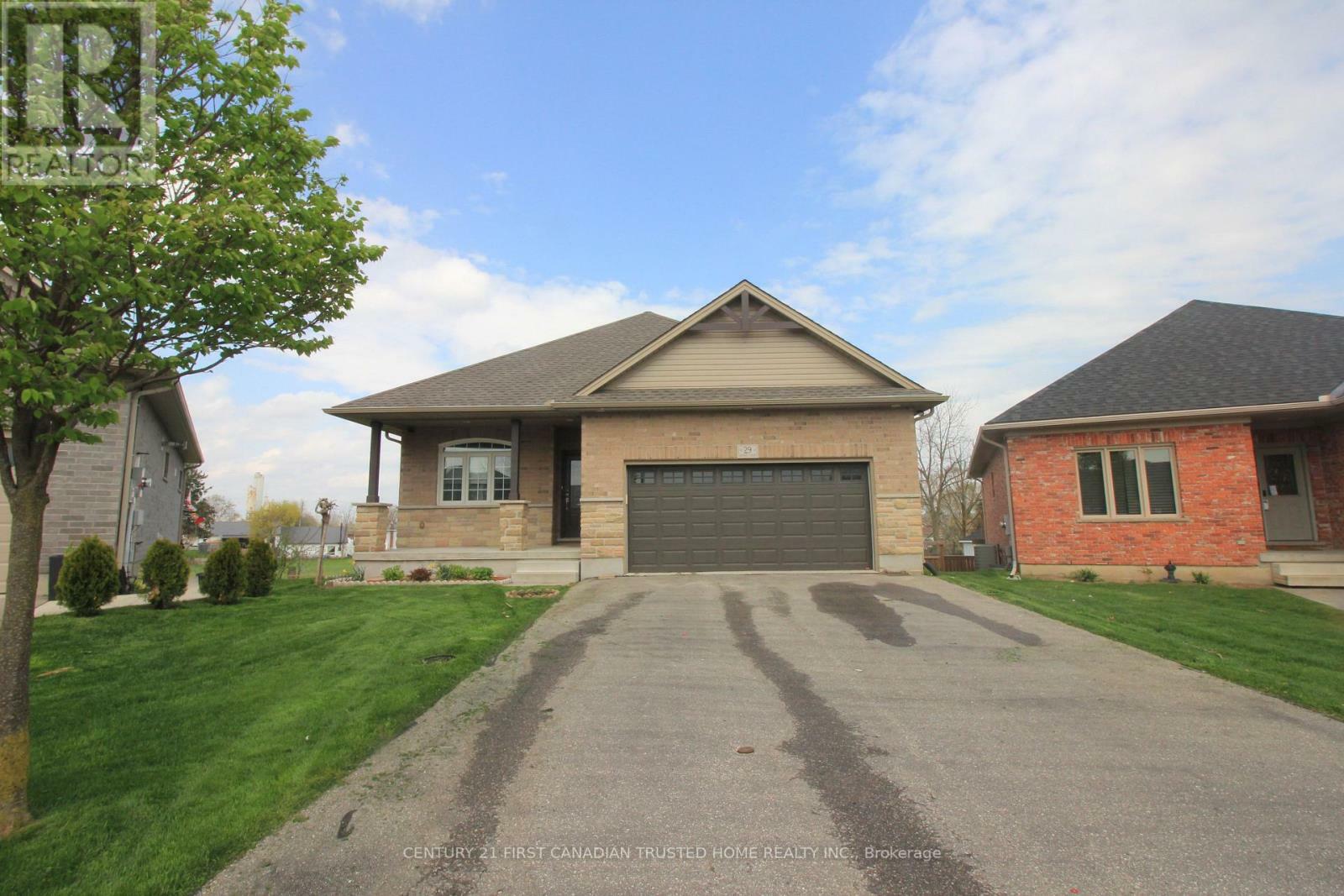 Property Photo: 29 Hedges Court ON N5R 6G4