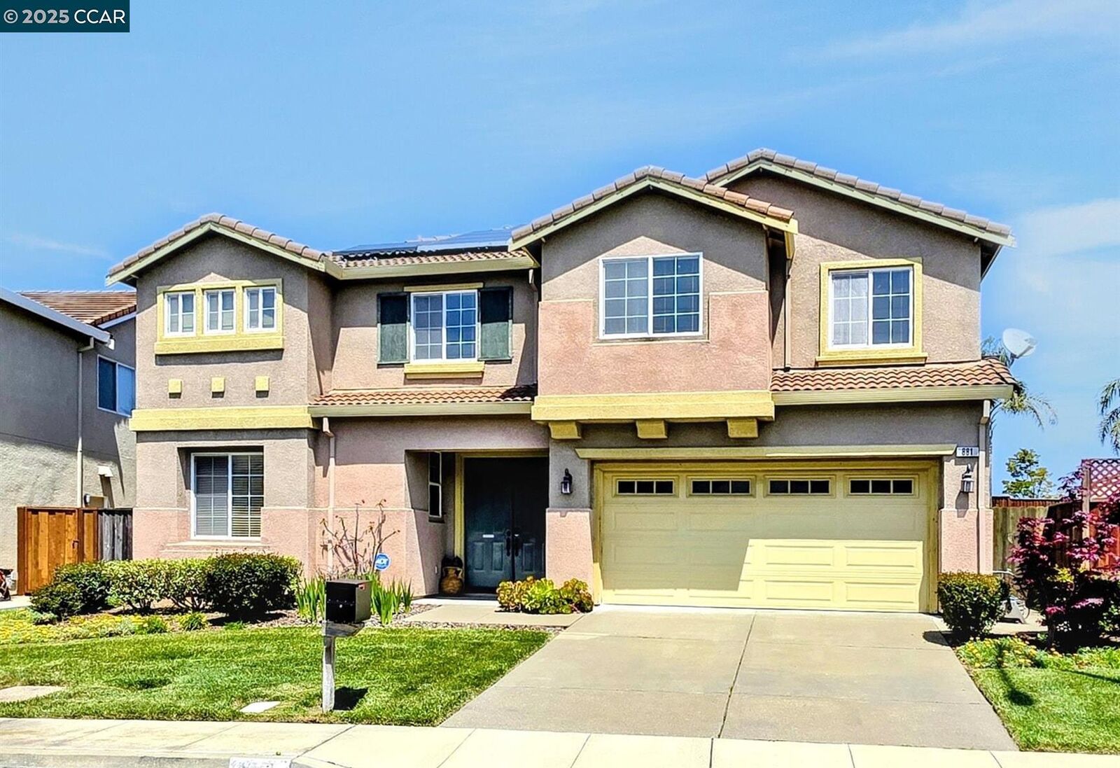 Property Photo: 881 Meadow View Dr CA 94806