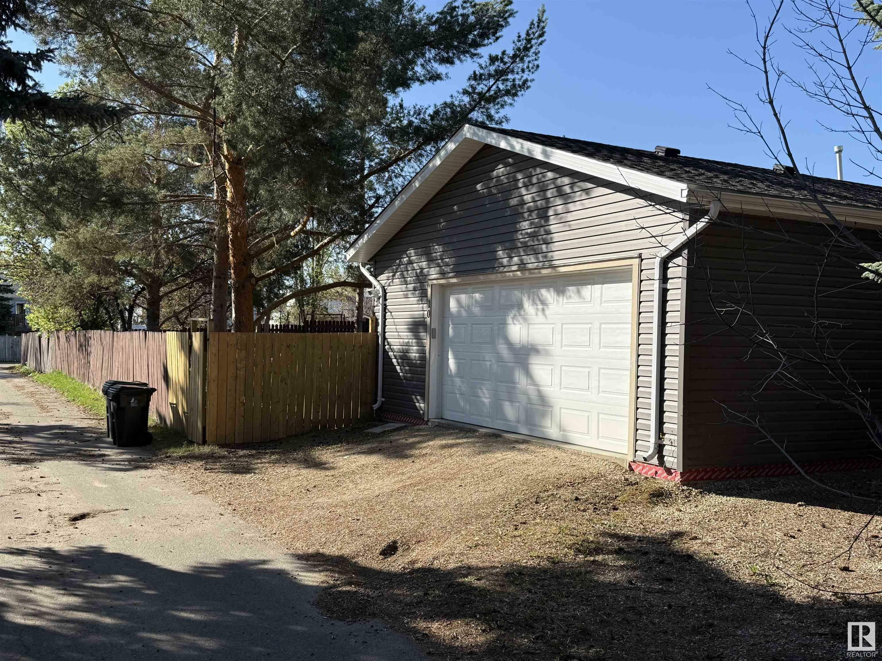 Property Photo: 10 Groat Place AB T7X 1Z5